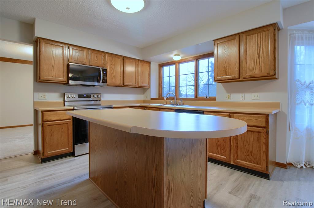 7252 STEEPLECHASE Drive, Saline, MI 48176 — Photo 13