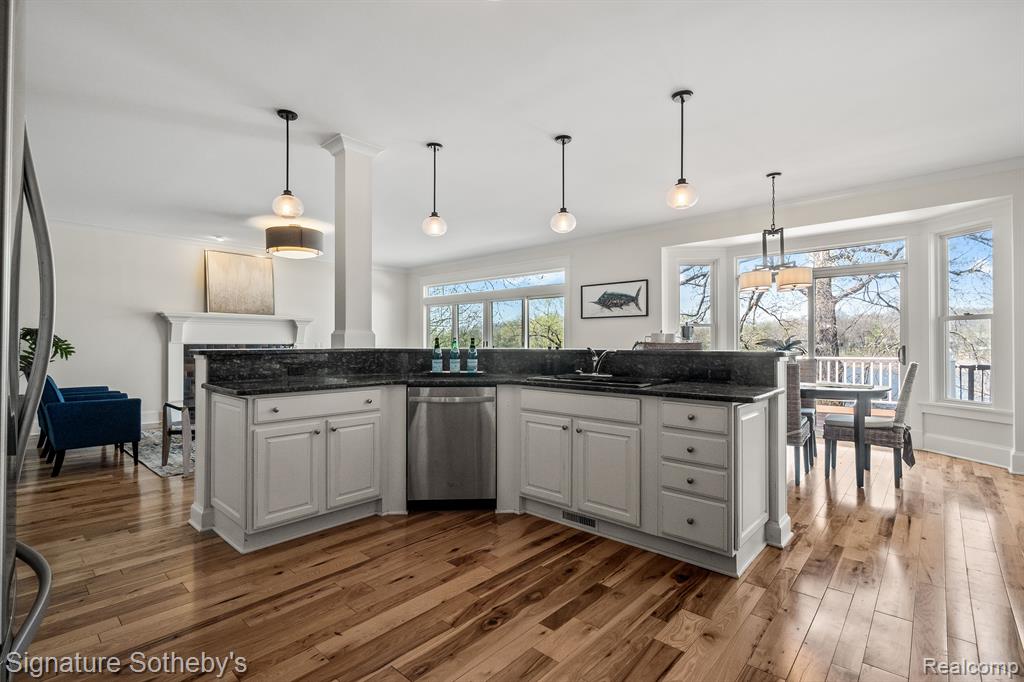 5027 GROVER Drive, Brighton, MI 48116 — Photo 15