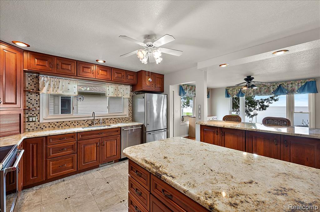13358 Laplaisance Woods Street, La Salle, MI — Photo 12