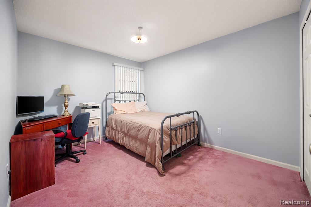 4933 OAK HILL Drive, Waterford, MI 48329 — Photo 20