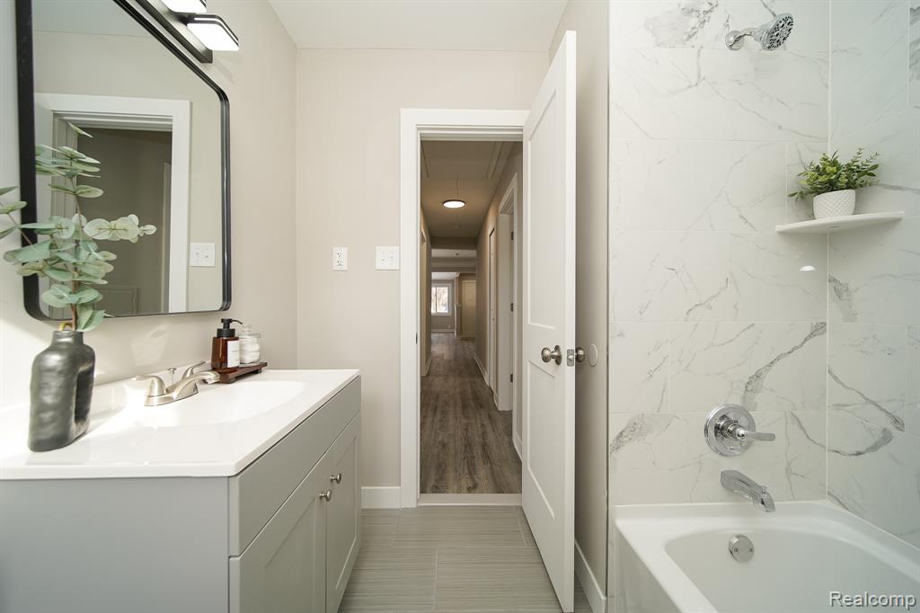 19348 Woodcrest Street, Harper Woods, MI 48225 — Photo 42