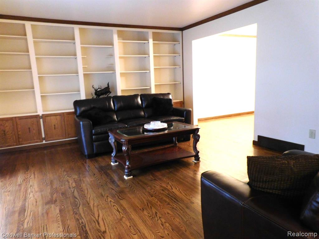 5244 Folkstone Drive, Troy, MI 48085 — Photo 7