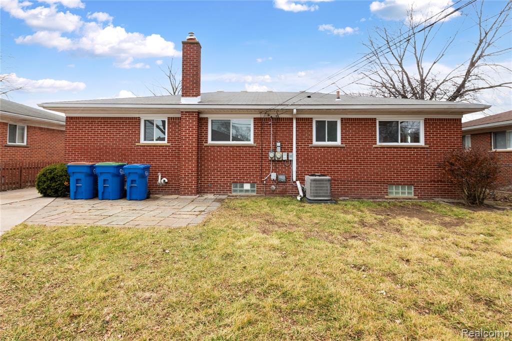 28876 Palm Beach Drive, Warren, MI 48093 — Photo 29