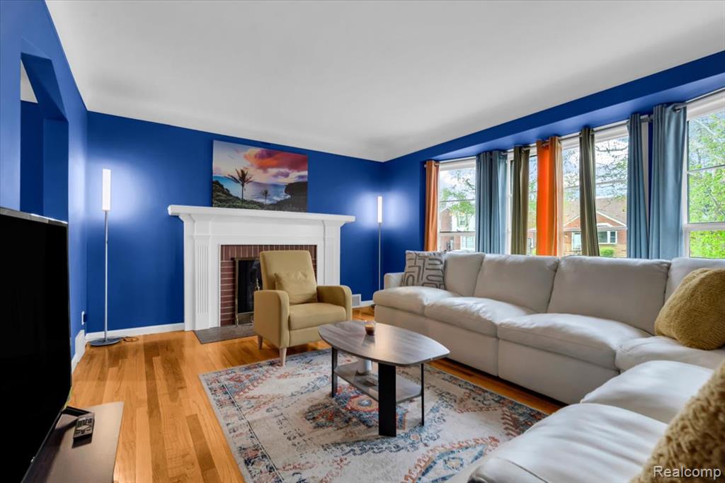 4995 Hillcrest Street, Grosse Pointe, MI 48236 — Photo 7