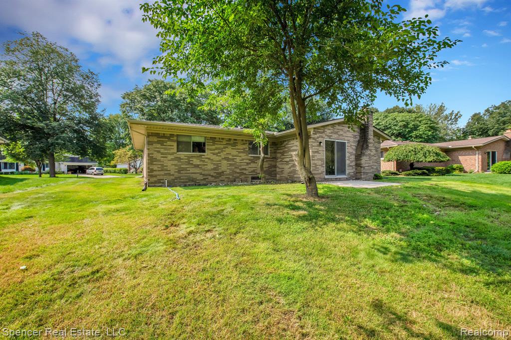 6280 Walker Drive, Troy, MI 48085 — Photo 34