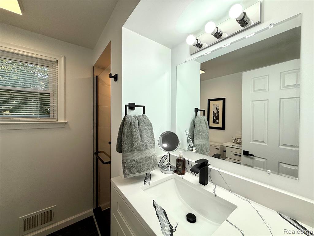 38552 Macintosh Court, Clinton Twp, MI 48036 — Photo 65