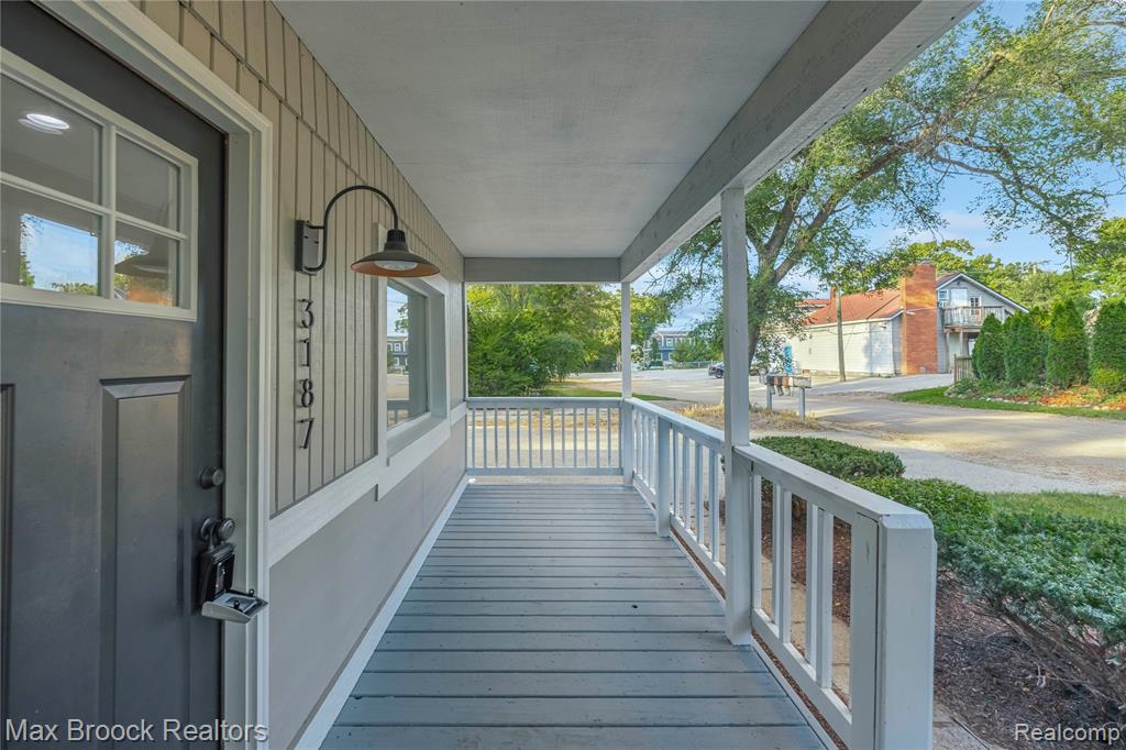 3187 Woodlawn Street, Commerce Twp, MI 48390 — Photo 5