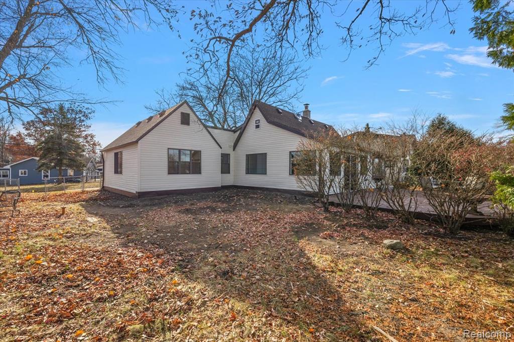 9492 Roundlake Boulevard, White Lake, MI — Photo 31
