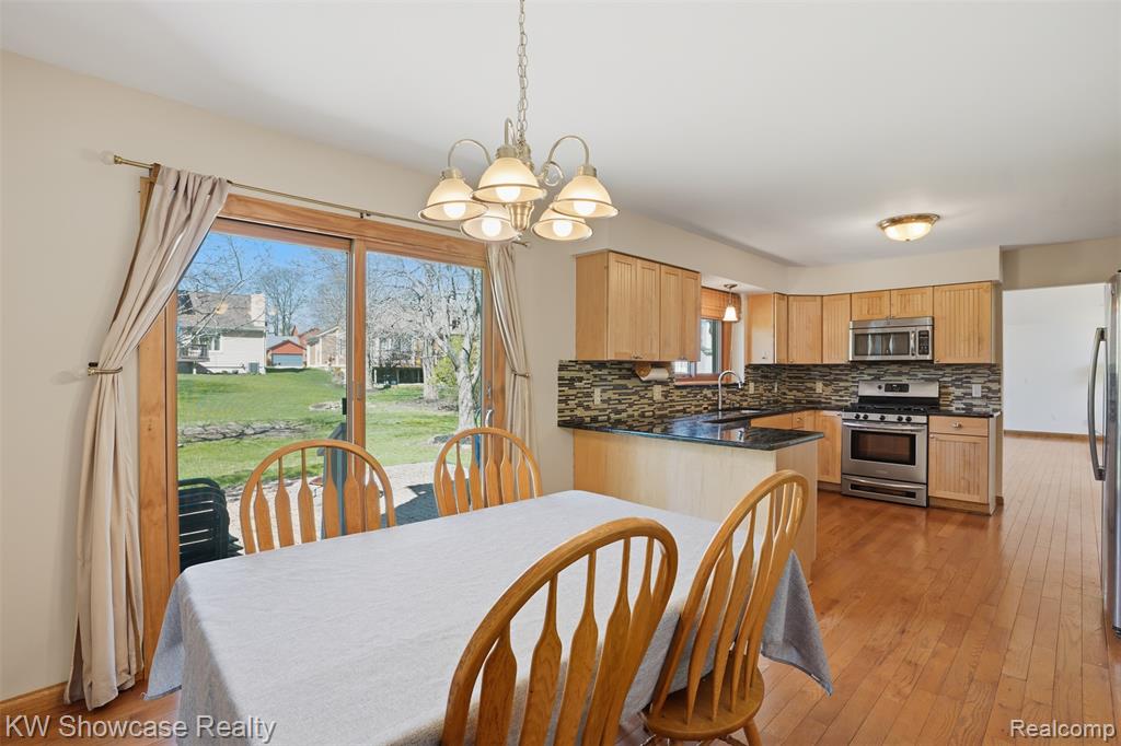 2015 Huntingdon Drive, Wixom, MI 48393 — Photo 12