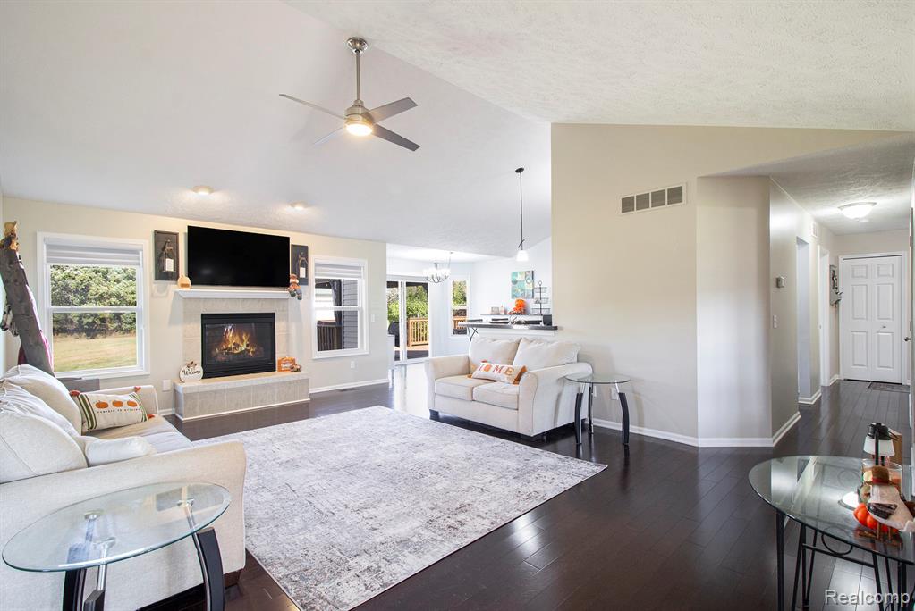 703 N Hughes Road, Howell, MI 48843 — Photo 2