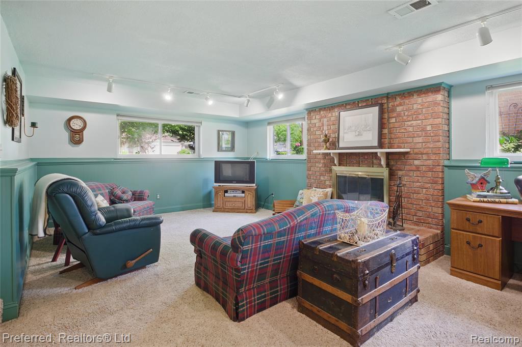 8530 Elmhurst Street, Canton, MI 48187 — Photo 24
