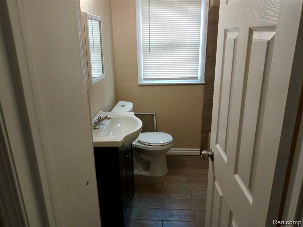 8111 Warwick Street, Detroit, MI 48228 — Photo 2