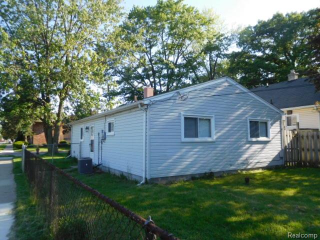 501 E BRECKENRIDGE Street, Ferndale, MI 48220 — Photo 4