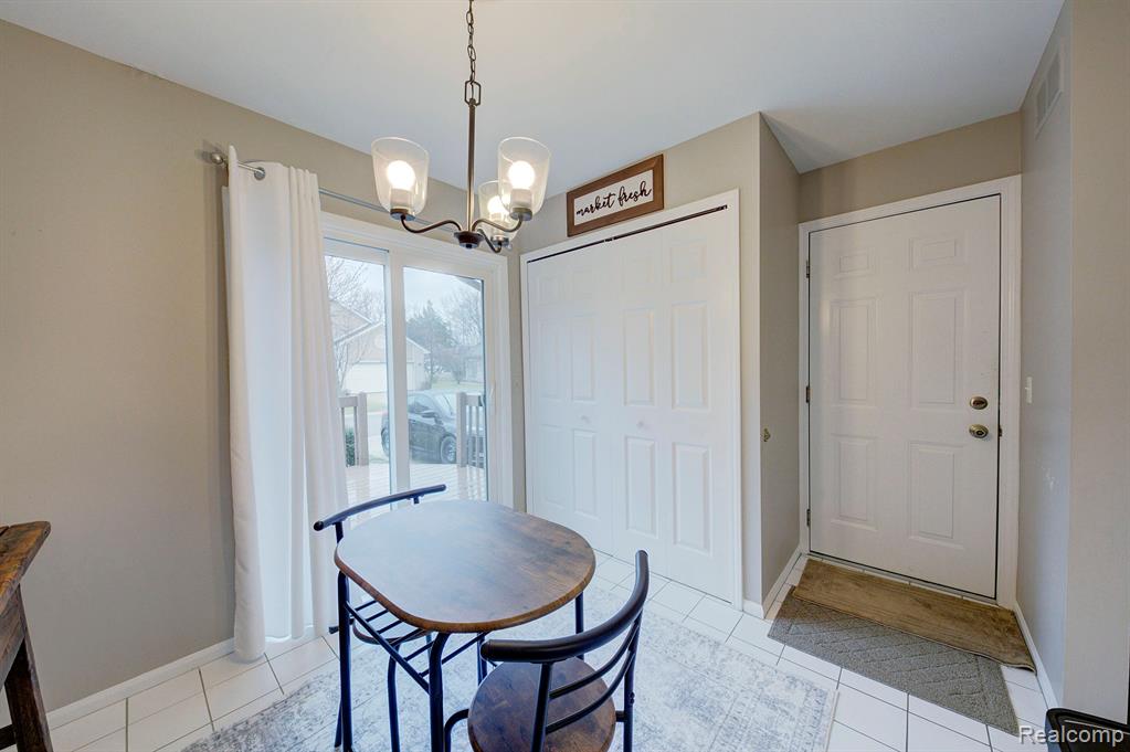 9329 EASTWIND Drive, Livonia, MI 48150 — Photo 23