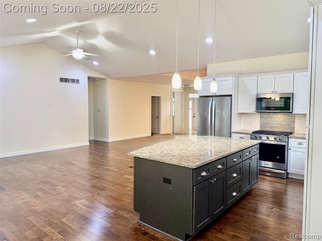 76 Fox Hollow Drive N, Metamora, MI 48455 — Photo 11