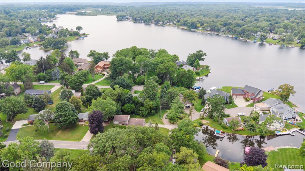 2289 Paulette Drive, Wolverine Lake, MI 48390 — Photo 50