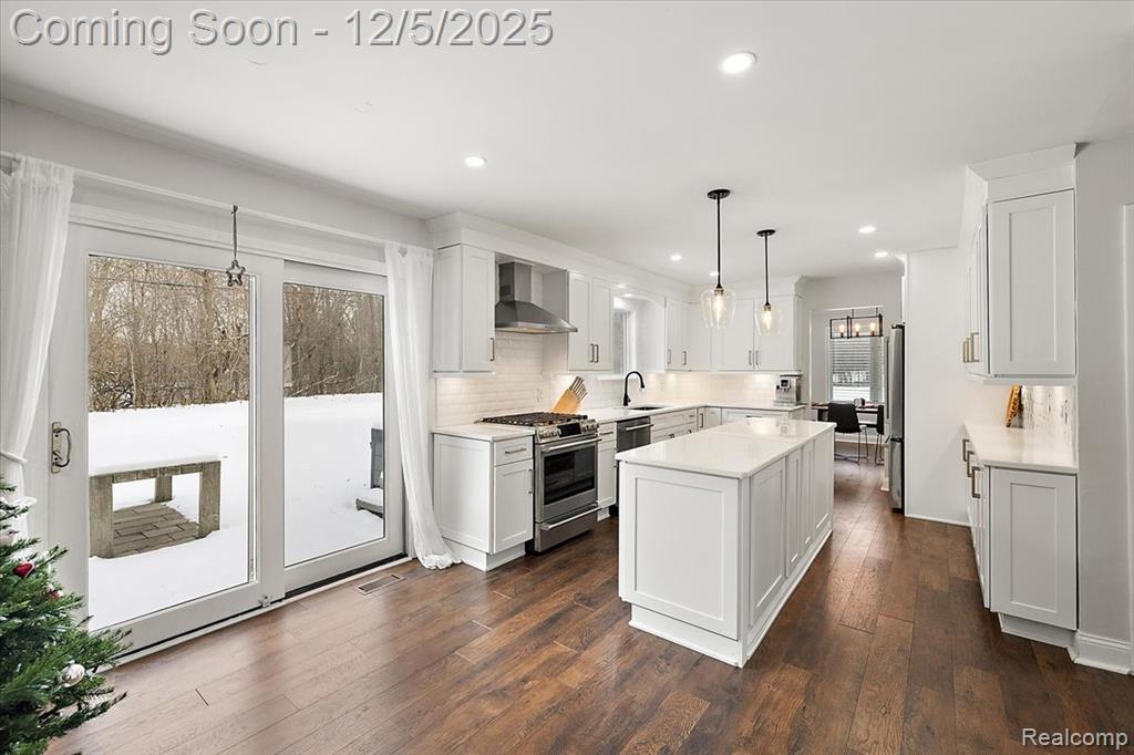 21622 Riverview Drive, Beverly Hills, MI 48025 — Photo 12