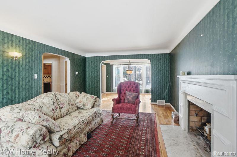 18635 San Diego Boulevard, Lathrup Village, MI 48076 — Photo 3