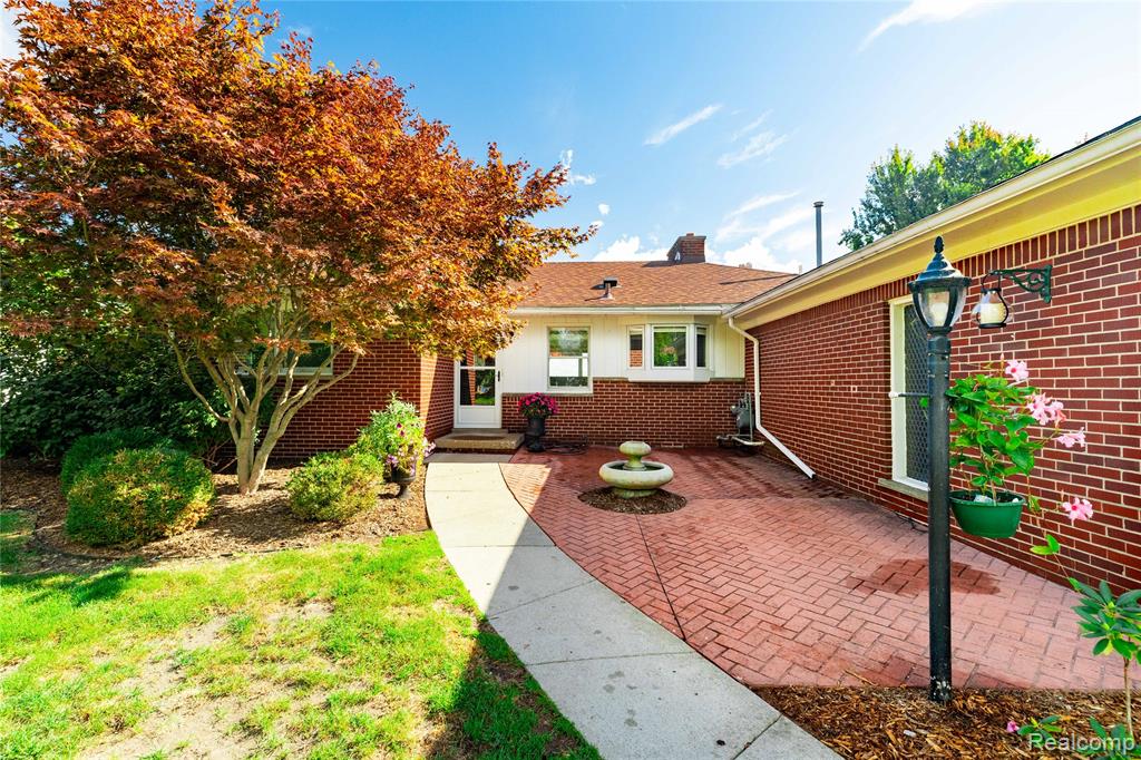 27627 Elba Drive, Grosse Ile, MI 48138 — Photo 3