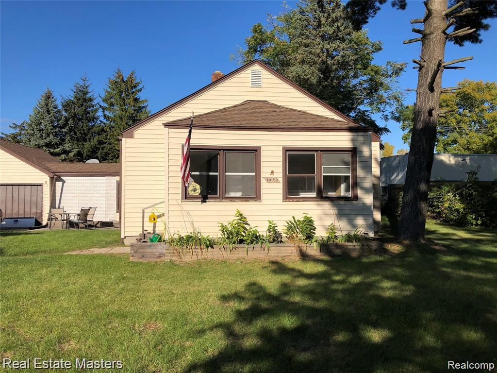4480 Pine Grove Avenue, Fort Gratiot, MI 48059 — Photo 2