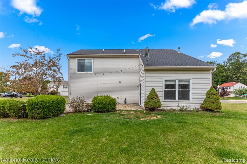 886 Millerway Drive, Fenton, MI 48430 — Photo 16