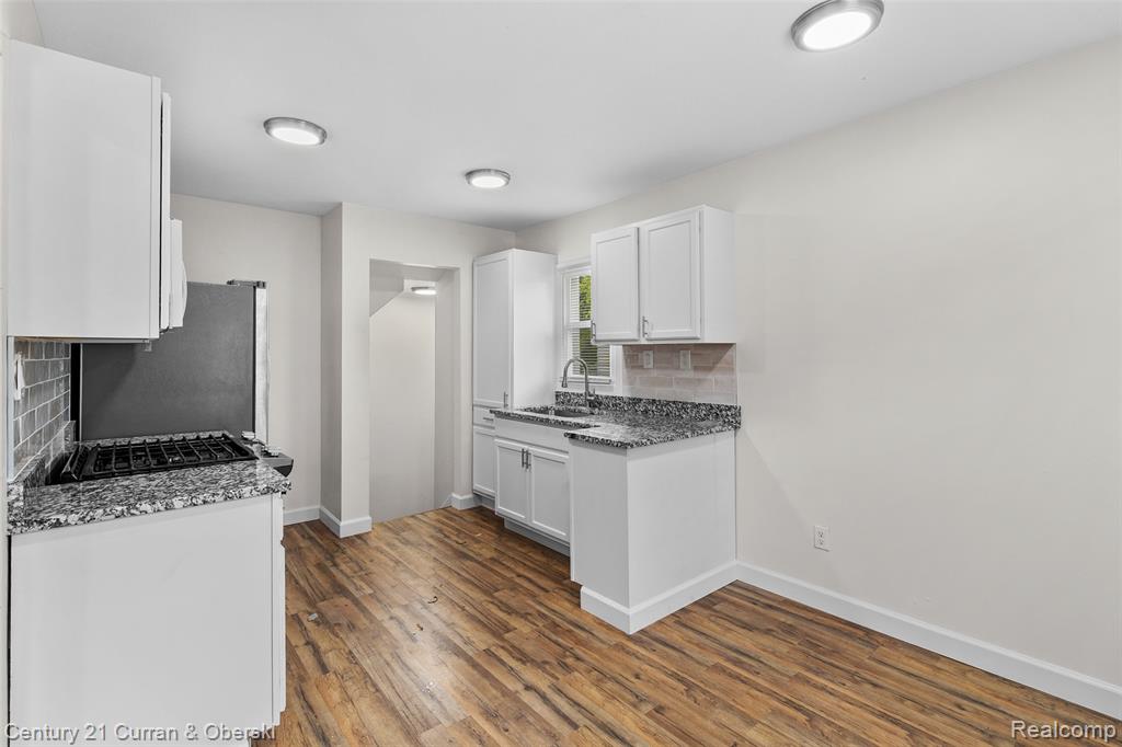 8855 Rosemont Avenue, Detroit, MI 48228 — Photo 8