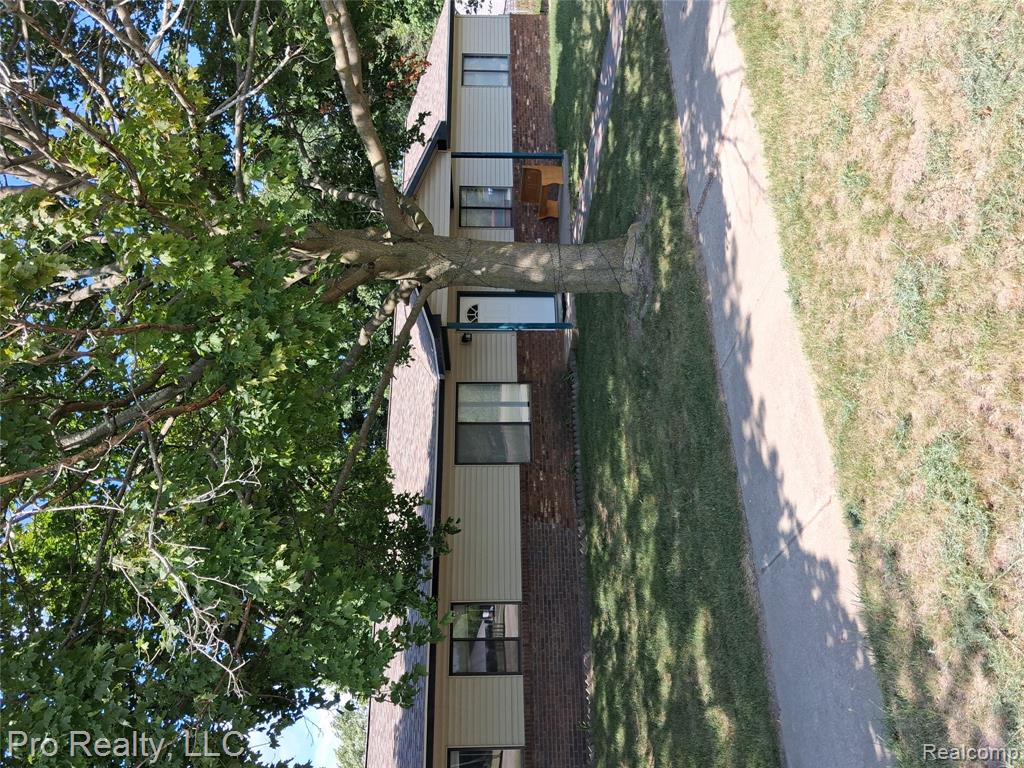 2219 Lakeview Avenue, Ypsilanti, MI 48198 — Photo 2