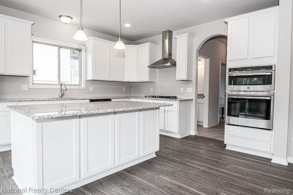 8374 Meadow Creek Drive, Goodrich Vlg, MI — Photo 16