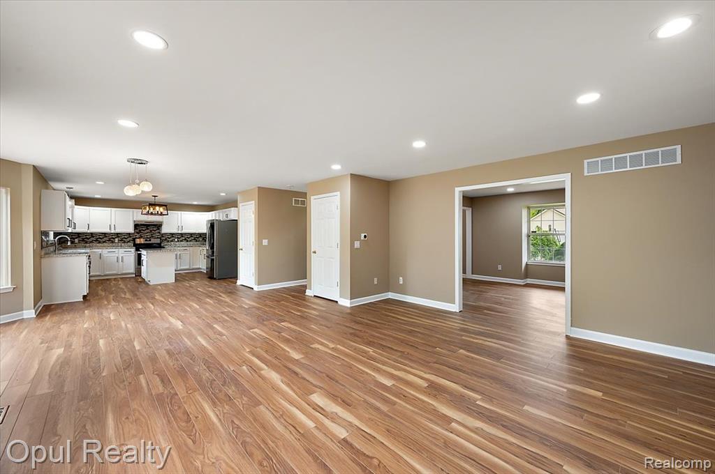 6728 Eckerman Drive, Troy, MI 48085 — Photo 26