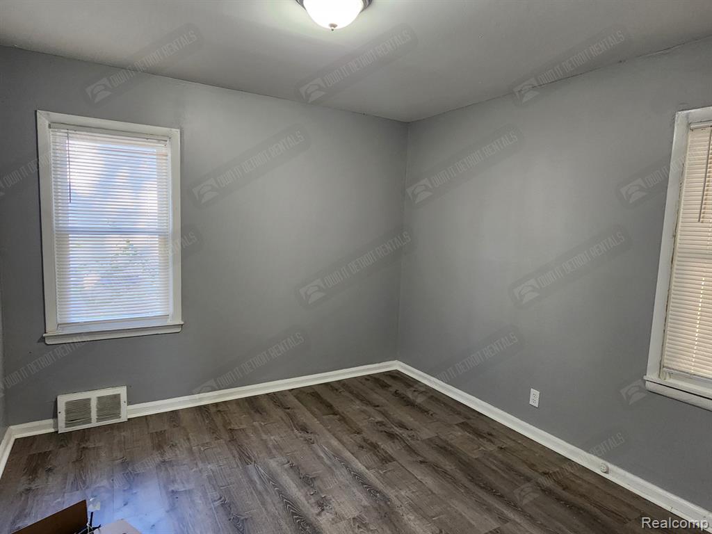 1139 S BASSETT Street, Detroit, MI 48217 — Photo 17
