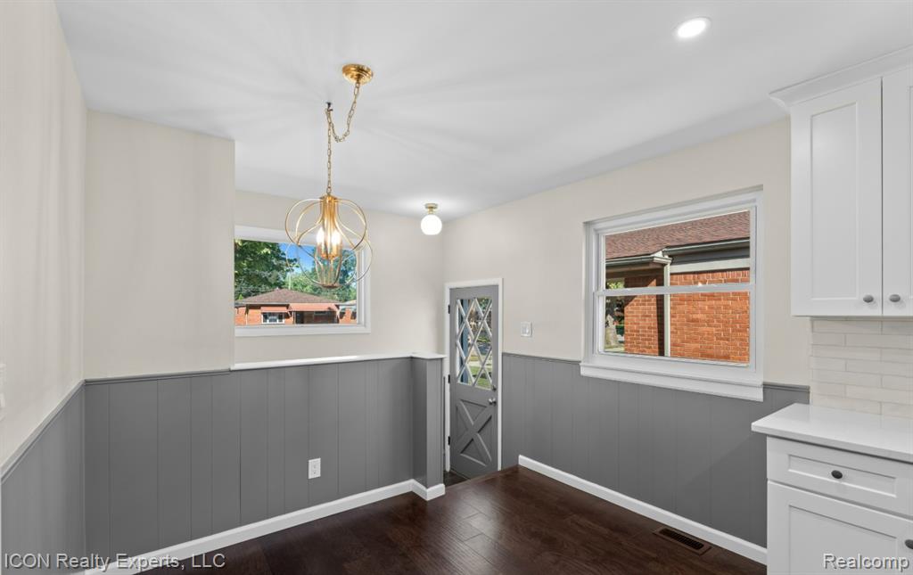 5674 N Lafayette Street, Dearborn Heights, MI 48127 — Photo 10