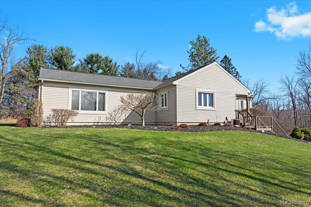 8470 WASHBURN Road, Goodrich Vlg, MI — Photo 34