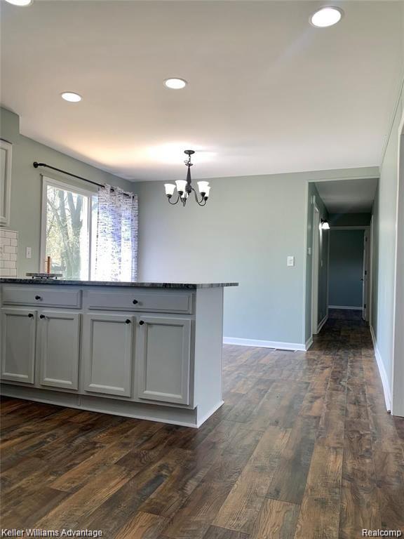 689 LUCILLE Drive, Wolverine Lake, MI 48390 — Photo 5