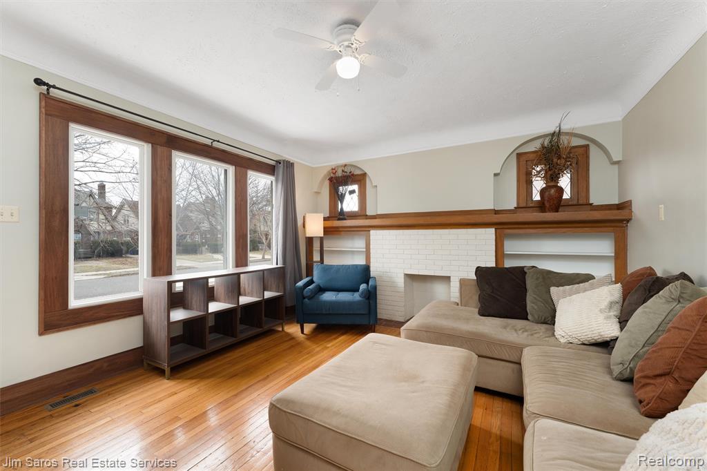 4836 Kensington Avenue, Detroit, MI 48224 — Photo 2
