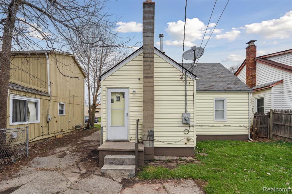 8468 LOZIER Avenue, Warren, MI 48089 — Photo 28