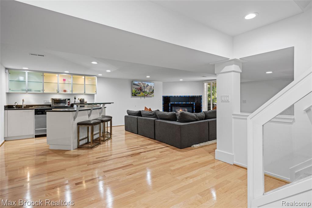 7102 Alta Vista Drive, West Bloomfield, MI — Photo 46