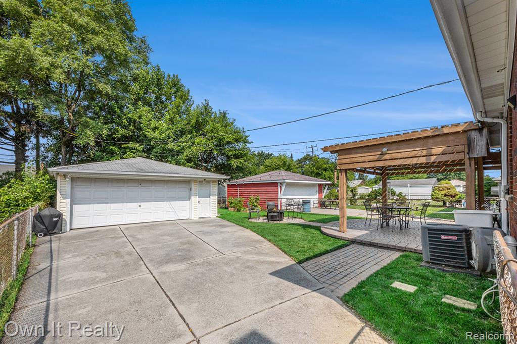 6889 N Vernon Street, Dearborn Heights, MI 48127 — Photo 27