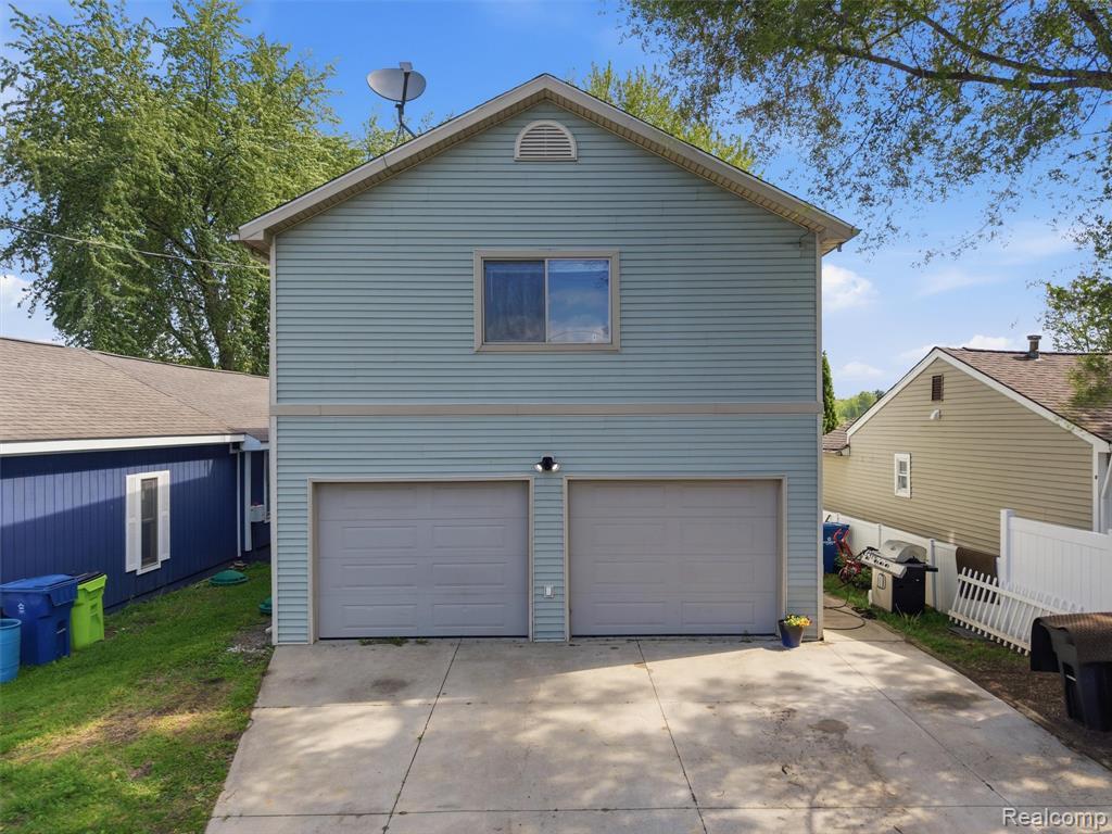 8868 Tackles Drive, White Lake, MI — Photo 40