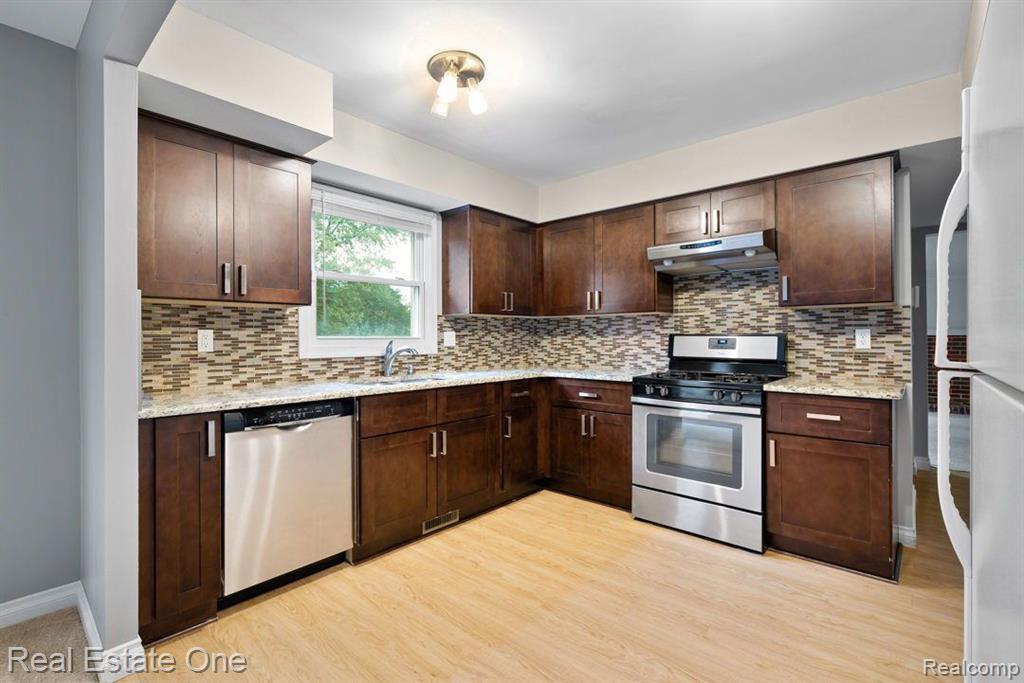 4985 BUTLER Drive, Troy, MI 48085 — Photo 9