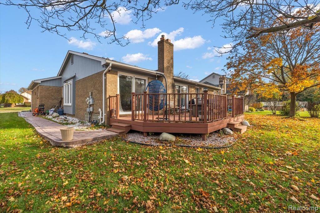 40217 LANGTON Drive, Sterling Heights, MI 48310 — Photo 41