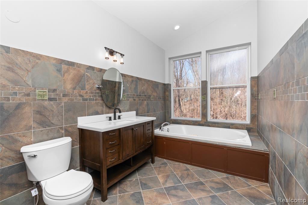 7841 Teahen Road, Brighton, MI 48116 — Photo 32