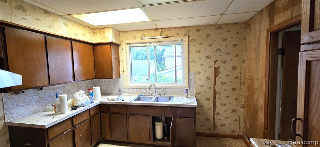303 N SHIAWASSEE Street, Bancroft, MI 48414 — Photo 8