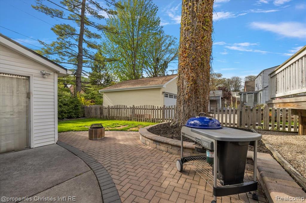 917 Maplegrove Avenue, Royal Oak, MI 48067 — Photo 10