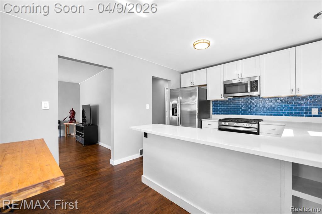 23036 COUZENS Avenue, Hazel Park, MI 48030 — Photo 6