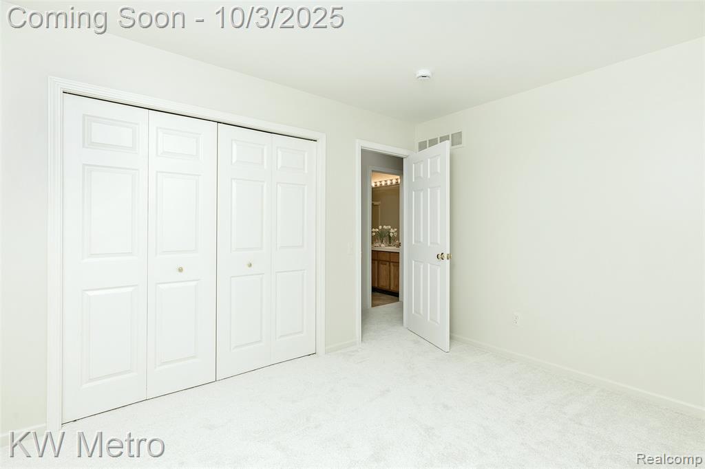 435 Thornridge Court, Rochester Hills, MI 48307 — Photo 35