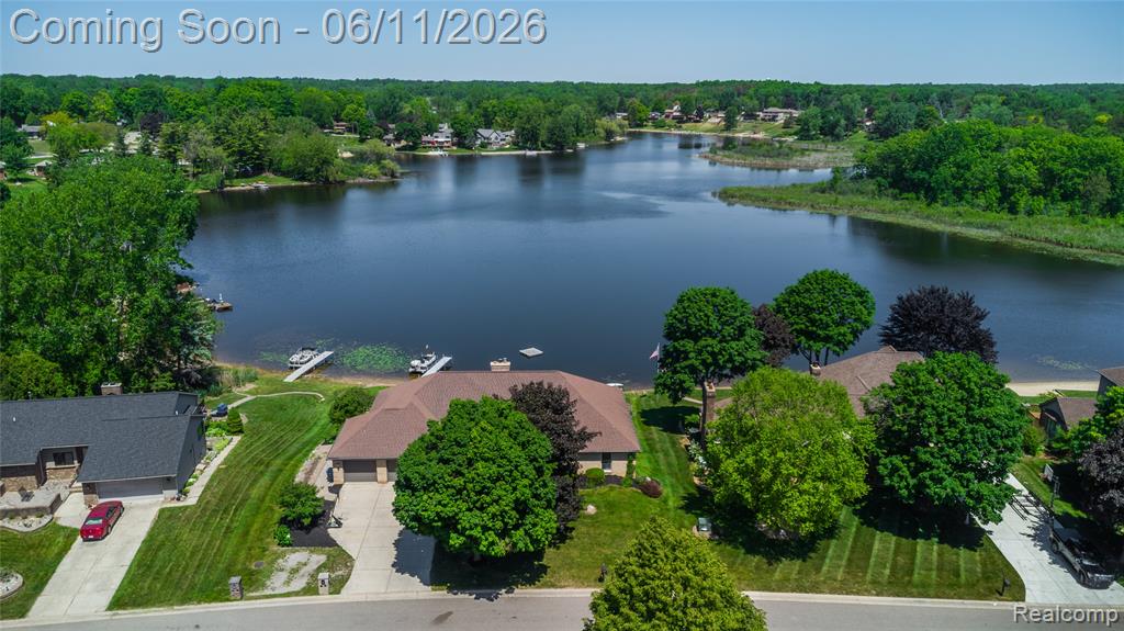 1154 Lake Valley Drive, Fenton, MI 48430 — Photo 12