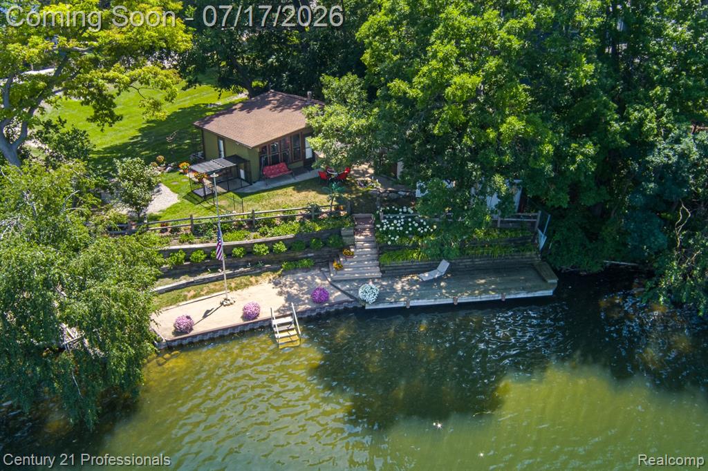 420 Bellevue Avenue, Lake Orion, MI 48362 — Photo 2