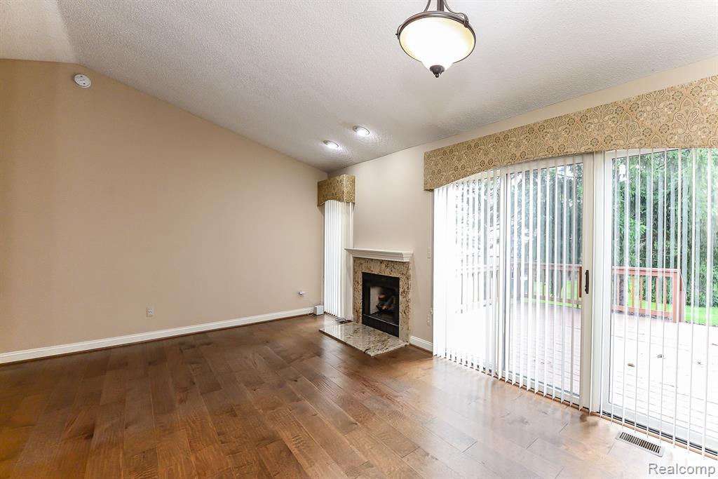 35037 Red Pine Drive, 116, Farmington Hills, MI 48335 — Photo 5