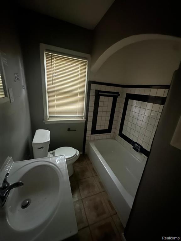 20413 Kingsville Street, Harper Woods, MI 48225 — Photo 15