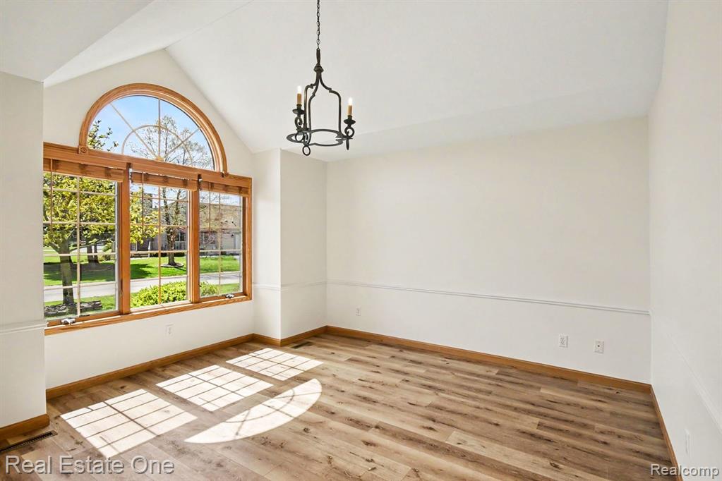 5661 Macintosh Drive, Bay City, MI 48706 — Photo 8